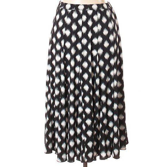 Pleated Women's skirt - Picture 1 of 1